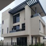 Luxurious 7-Bedroom Duplex